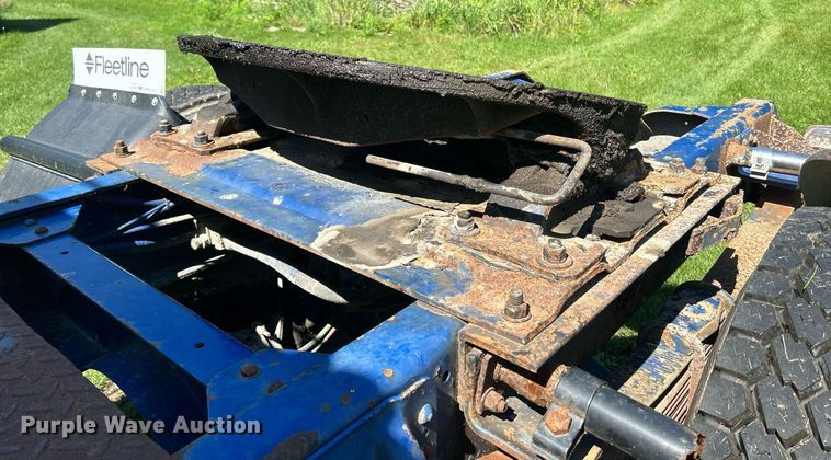 image for item DQ0840 1992 GMC TopKick C6500  semi truck