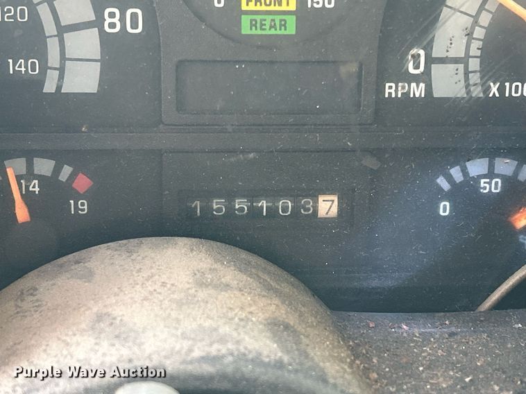 image for item DQ0840 1992 GMC TopKick C6500  semi truck