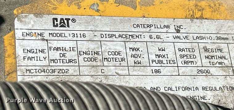 image for item DQ0840 1992 GMC TopKick C6500  semi truck