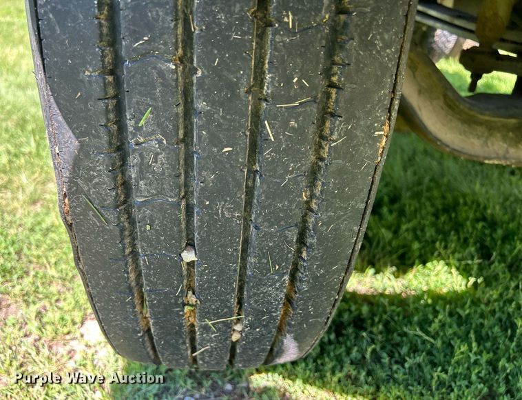 image for item DQ0840 1992 GMC TopKick C6500  semi truck