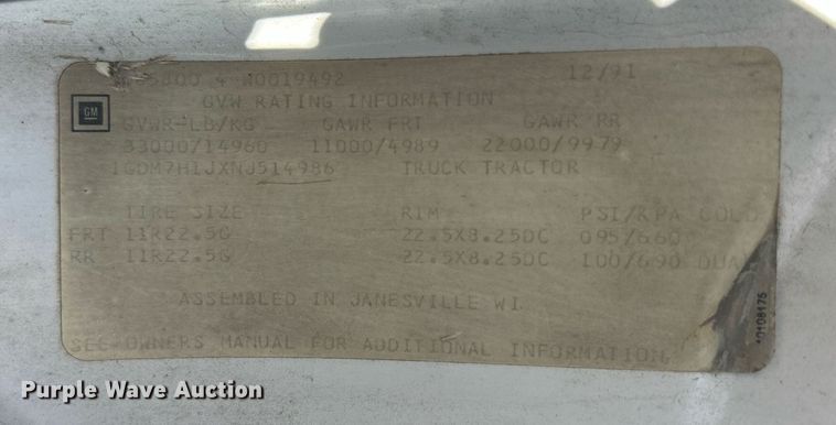 image for item DQ0840 1992 GMC TopKick C6500  semi truck