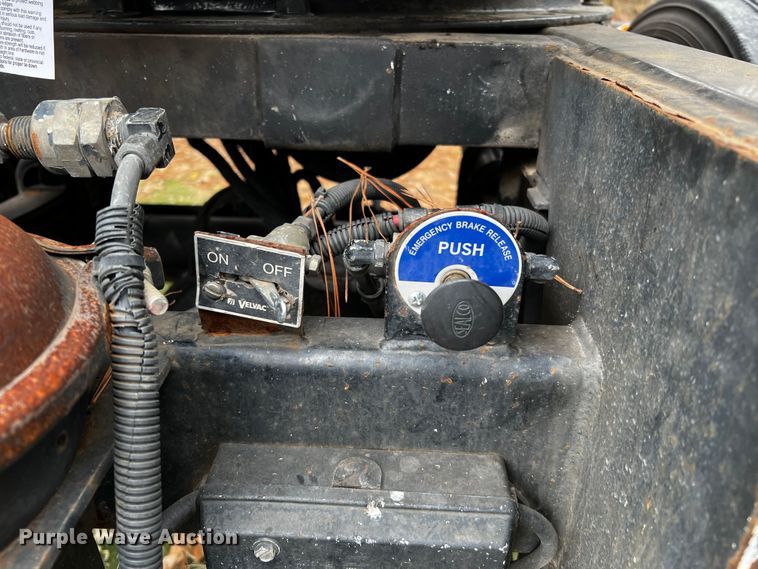 image for item DQ1975 2009 Amrep AMTTP-24  roll-off container trailer