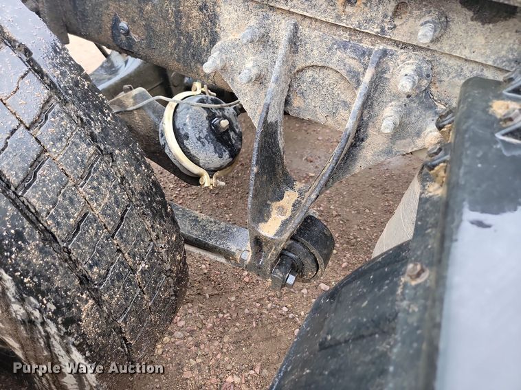 image for item DQ7478 2006 International 9400  semi truck