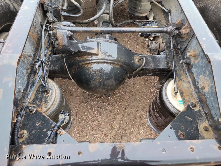 image for item DQ7478 2006 International 9400  semi truck