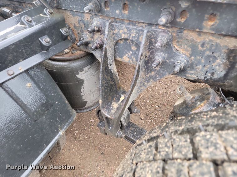 image for item DQ7478 2006 International 9400  semi truck