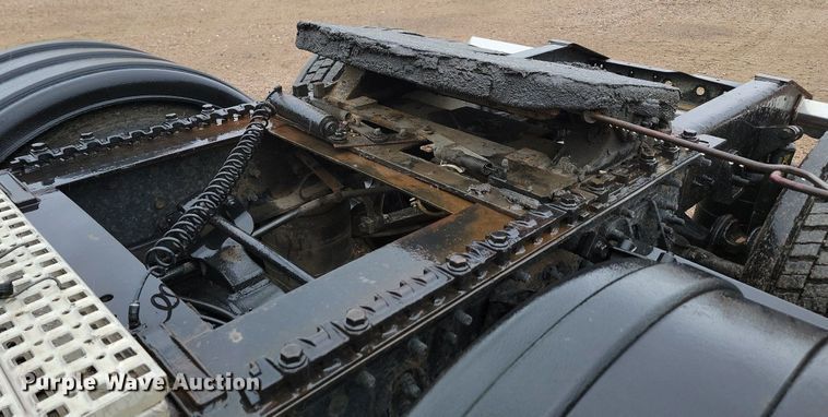 image for item DQ7478 2006 International 9400  semi truck