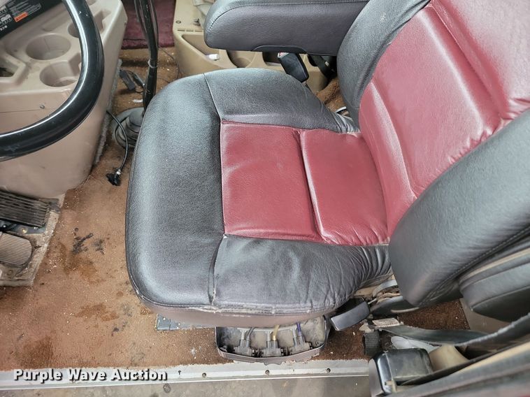 image for item DQ7478 2006 International 9400  semi truck