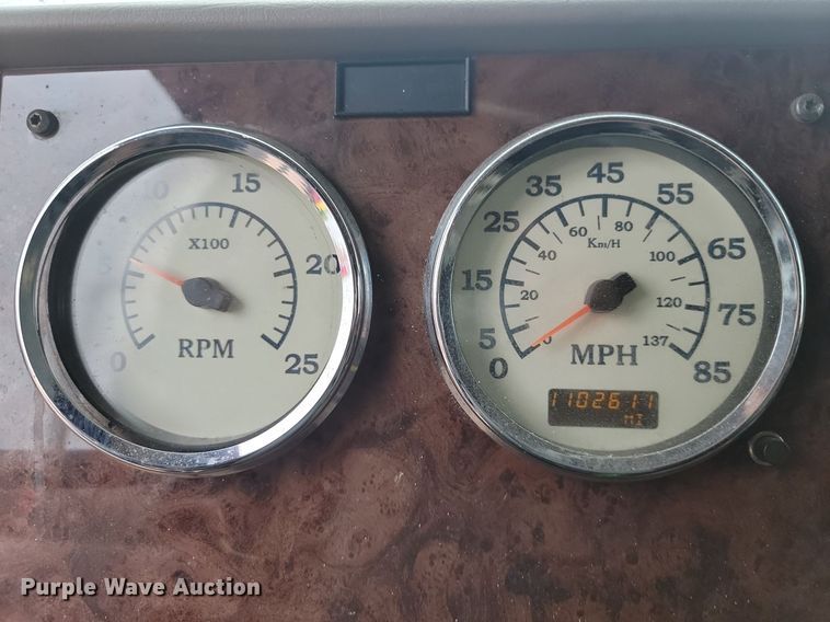 image for item DQ7478 2006 International 9400  semi truck