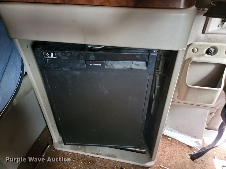 image for item DQ7478 2006 International 9400  semi truck