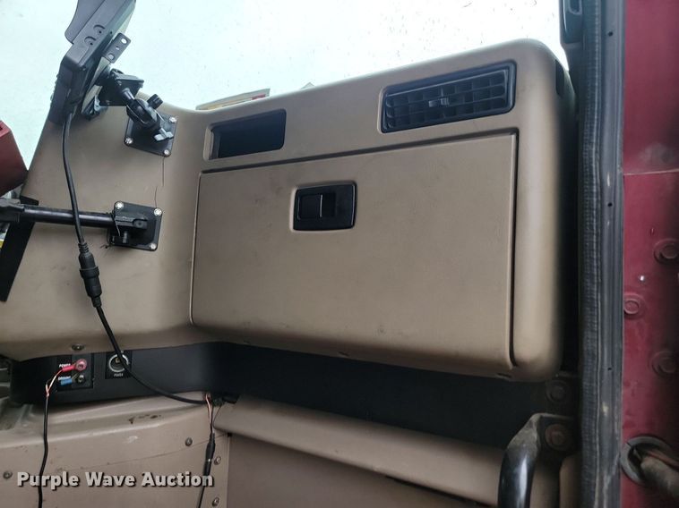 image for item DQ7478 2006 International 9400  semi truck