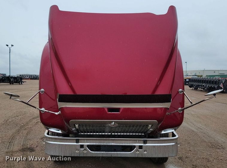 image for item DQ7478 2006 International 9400  semi truck