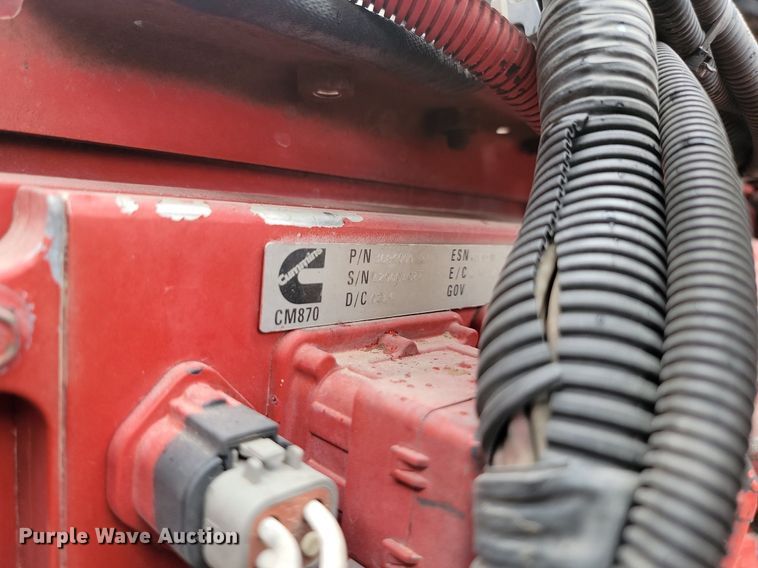 image for item DQ7478 2006 International 9400  semi truck