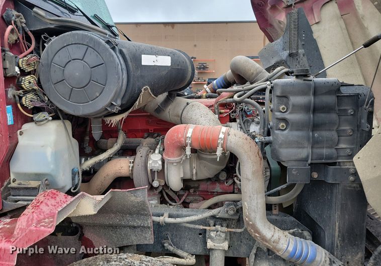 image for item DQ7478 2006 International 9400  semi truck