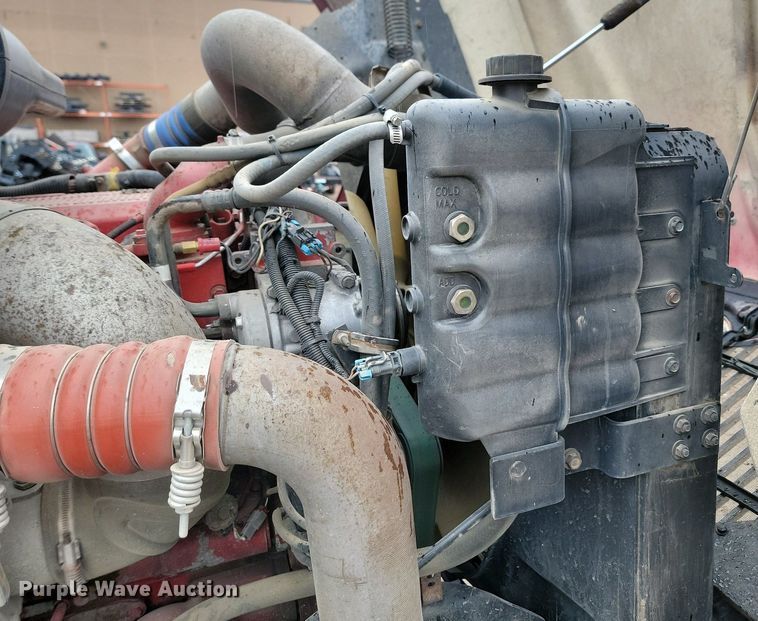 image for item DQ7478 2006 International 9400  semi truck