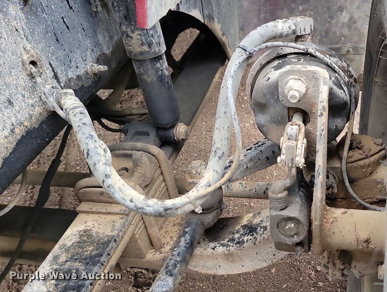 image for item DQ7478 2006 International 9400  semi truck