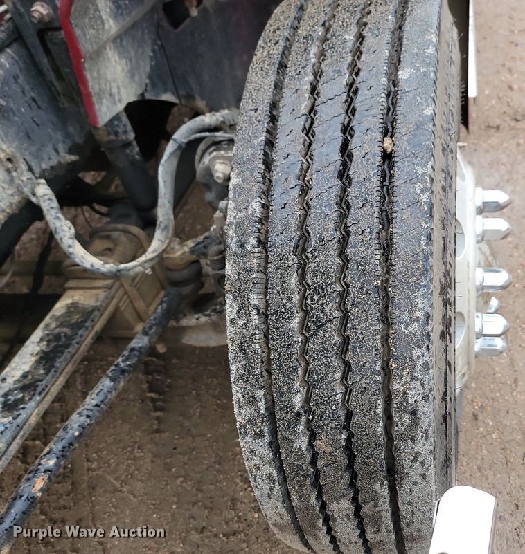 image for item DQ7478 2006 International 9400  semi truck