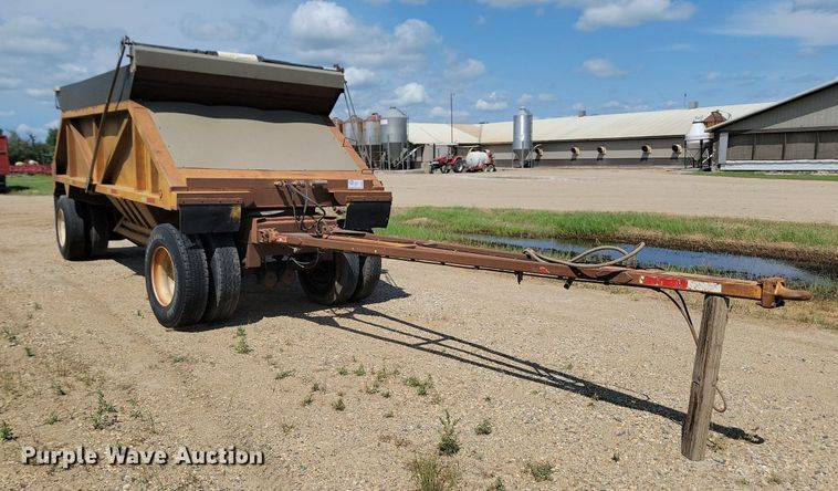 image for item DQ7481 1989 Clement  bottom dump trailer