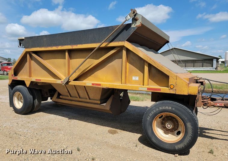 image for item DQ7481 1989 Clement  bottom dump trailer
