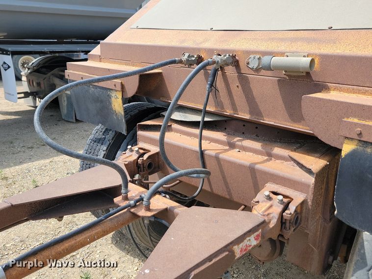 image for item DQ7481 1989 Clement  bottom dump trailer