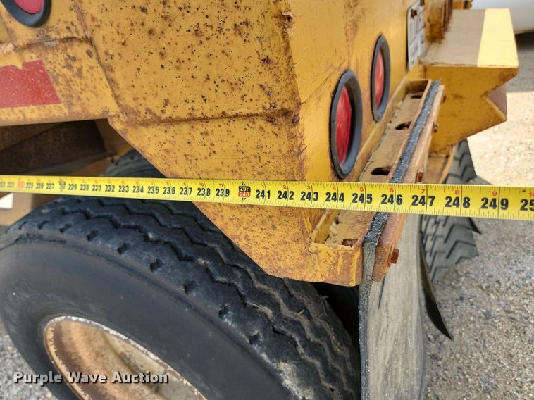 image for item DQ7481 1989 Clement  bottom dump trailer