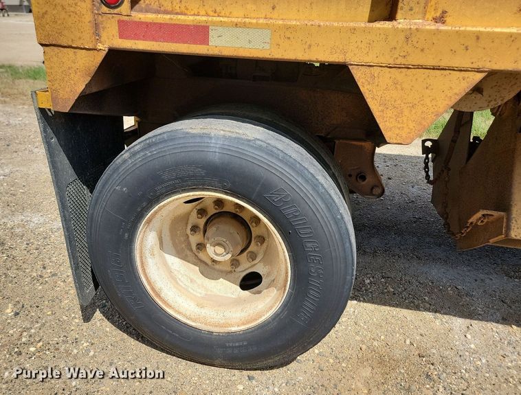 image for item DQ7481 1989 Clement  bottom dump trailer