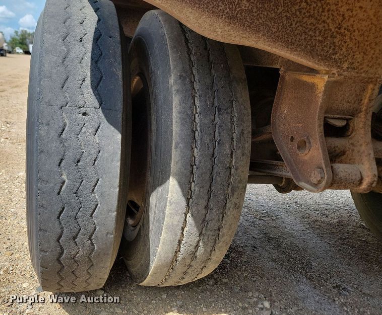 image for item DQ7481 1989 Clement  bottom dump trailer