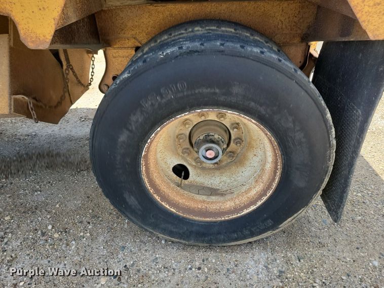 image for item DQ7481 1989 Clement  bottom dump trailer