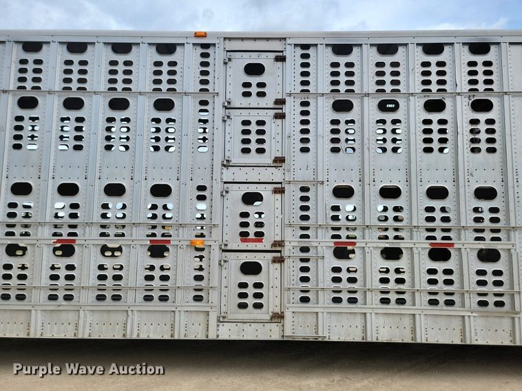 image for item DQ7482 Wilson PSDCL202  livestock trailer