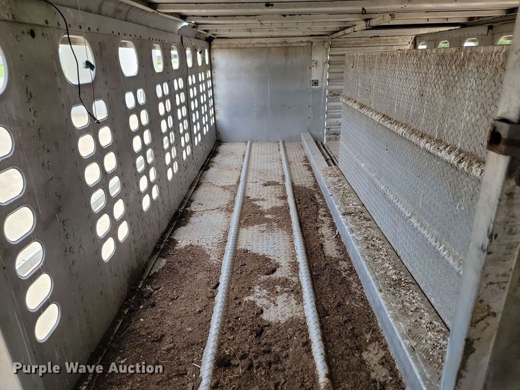 image for item DQ7482 Wilson PSDCL202  livestock trailer