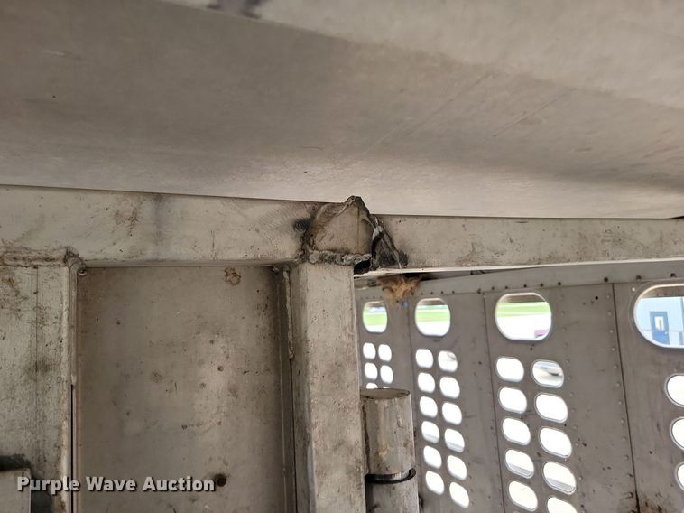 image for item DQ7482 Wilson PSDCL202  livestock trailer