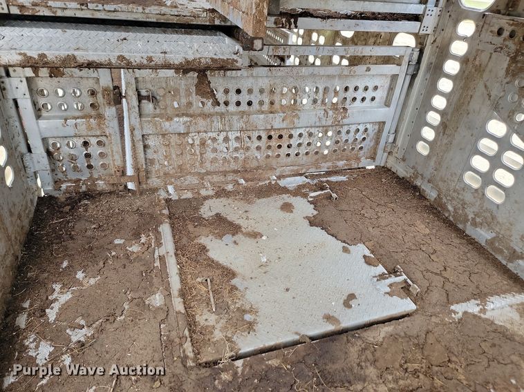 image for item DQ7482 Wilson PSDCL202  livestock trailer