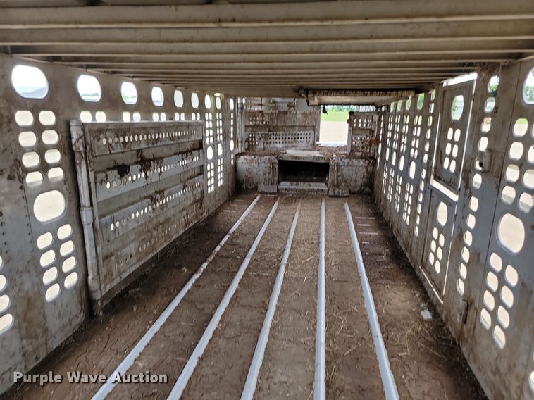 image for item DQ7482 Wilson PSDCL202  livestock trailer