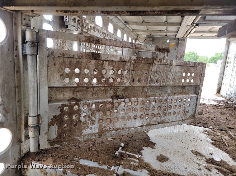 image for item DQ7482 Wilson PSDCL202  livestock trailer