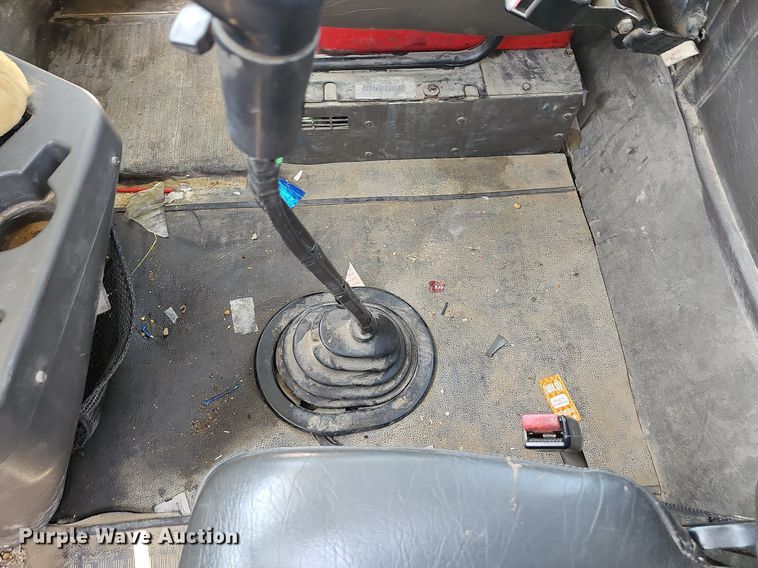 image for item DR3401 2000 International 9100i  semi truck