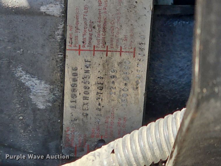 image for item DR3401 2000 International 9100i  semi truck