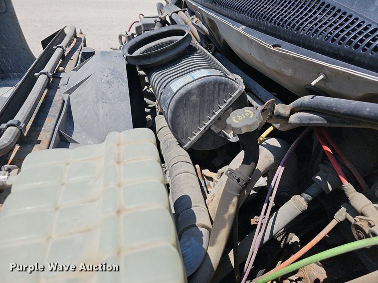 image for item DR3404 2005 Chevrolet C8500  truck cab and chassis