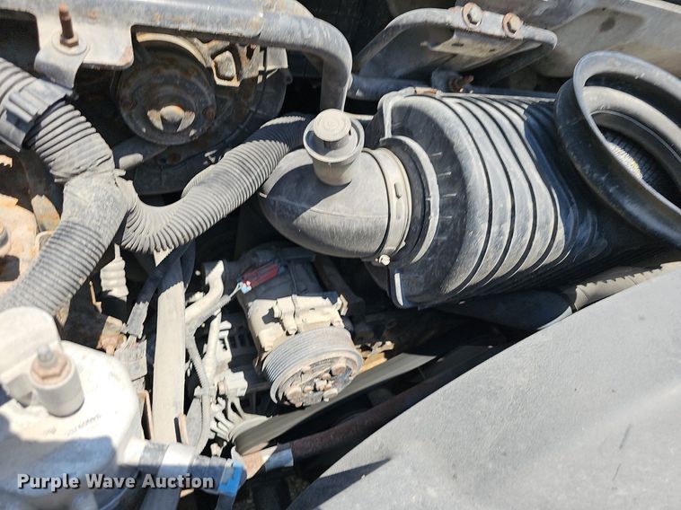 image for item DR3404 2005 Chevrolet C8500  truck cab and chassis