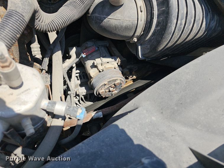 image for item DR3404 2005 Chevrolet C8500  truck cab and chassis