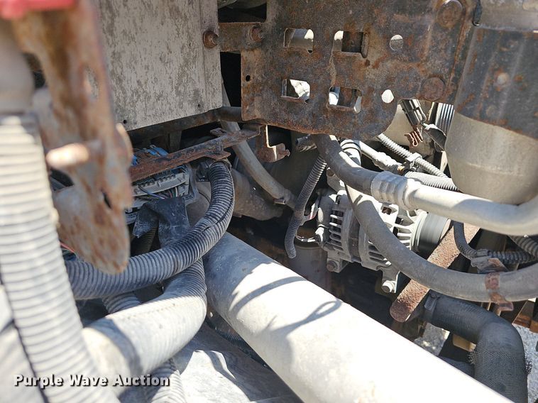 image for item DR3404 2005 Chevrolet C8500  truck cab and chassis