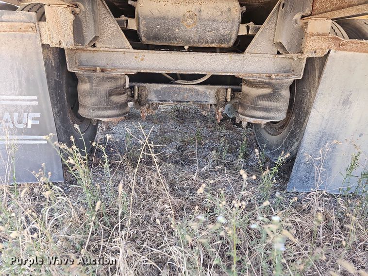 image for item DR3405 1999 Fruehauf  dry van trailer