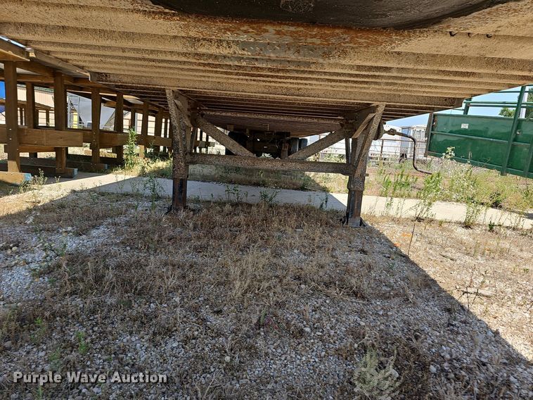 image for item DR3405 1999 Fruehauf  dry van trailer