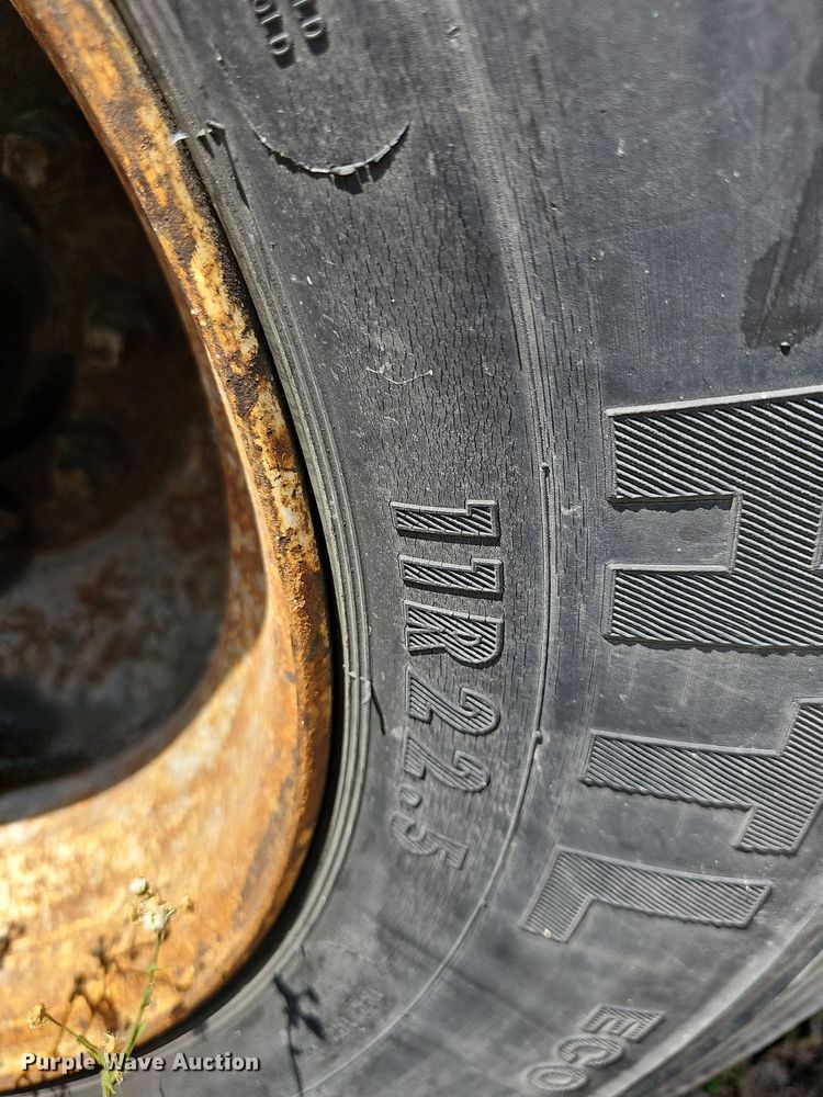 image for item DR3405 1999 Fruehauf  dry van trailer