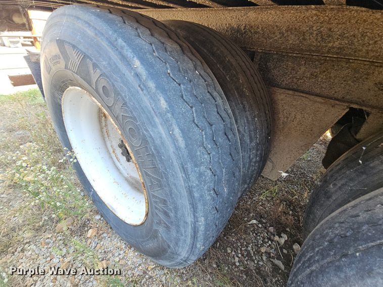 image for item DR3405 1999 Fruehauf  dry van trailer