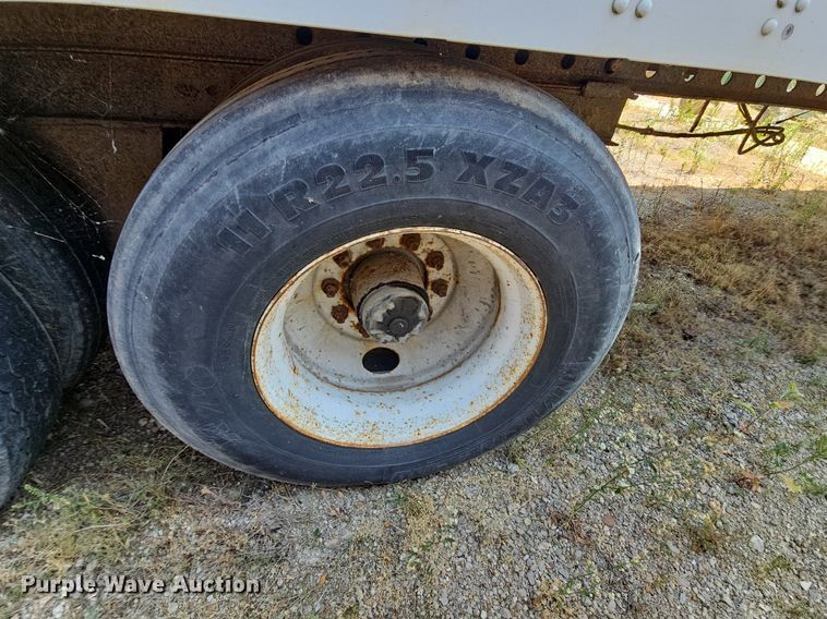 image for item DR3405 1999 Fruehauf  dry van trailer