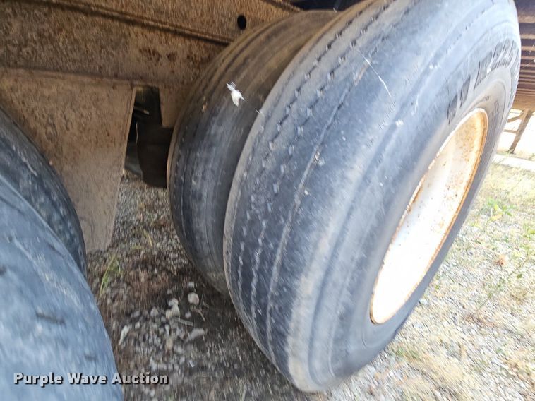 image for item DR3405 1999 Fruehauf  dry van trailer