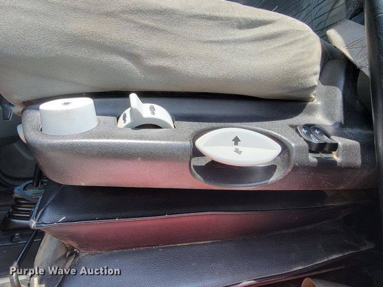 image for item HY9035 2015 Kenworth T680  semi truck