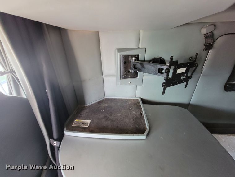 image for item HY9035 2015 Kenworth T680  semi truck