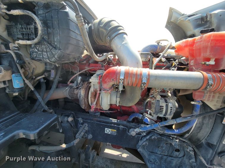 image for item HY9035 2015 Kenworth T680  semi truck