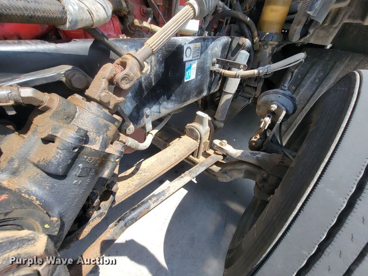 image for item HY9035 2015 Kenworth T680  semi truck