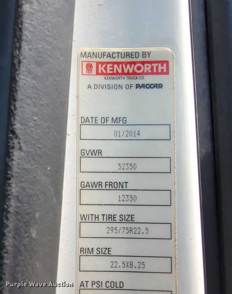 image for item HY9035 2015 Kenworth T680  semi truck